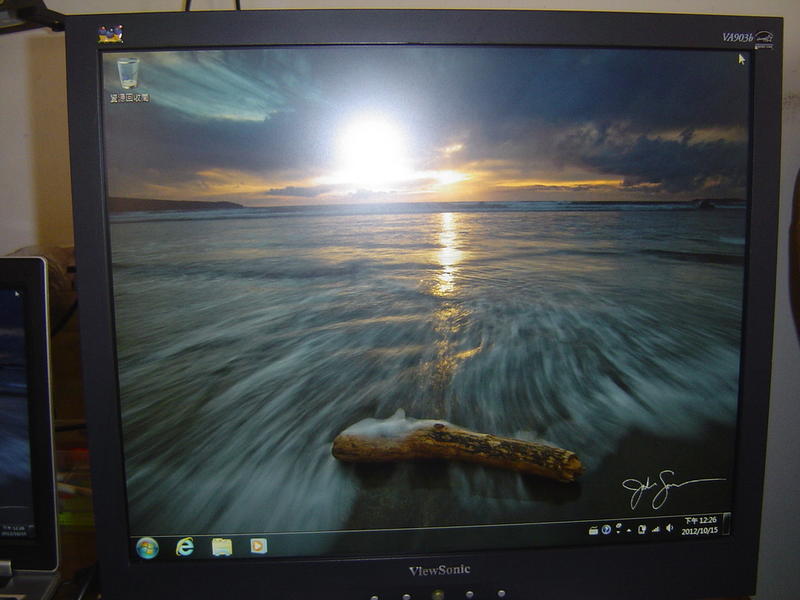 View Sonic 19吋液晶螢幕(VA903b) 4:3**已售出**