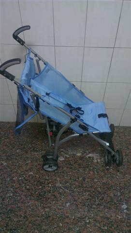 嬰兒推車