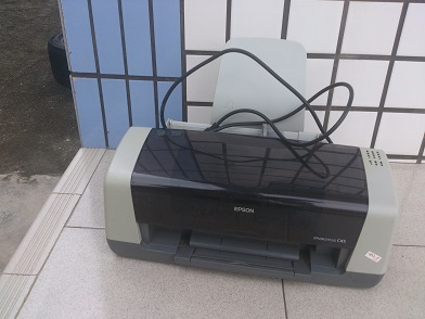 印表機  附全新墨水彩色*1黑*1